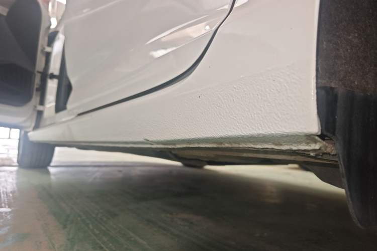 Used Volkswagen Lavida 2019 1.5L Automatic Comfort Edition China VI Standard Left Side Sill