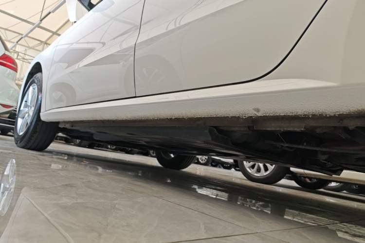 Used Volkswagen Lavida 2019 Lavida Start 1.5L Manual Fashion Edition China VI Standard Left Side Sill