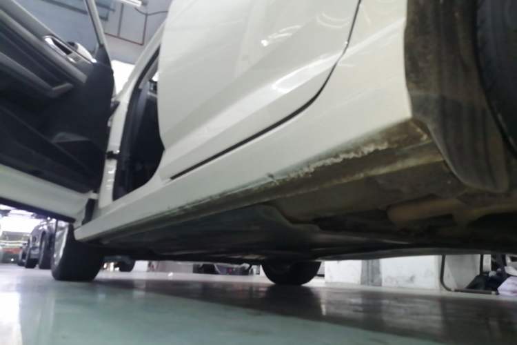 Used Volkswagen Lavida 2019 1.5L Automatic Comfort Edition China VI Standard Left Side Sill