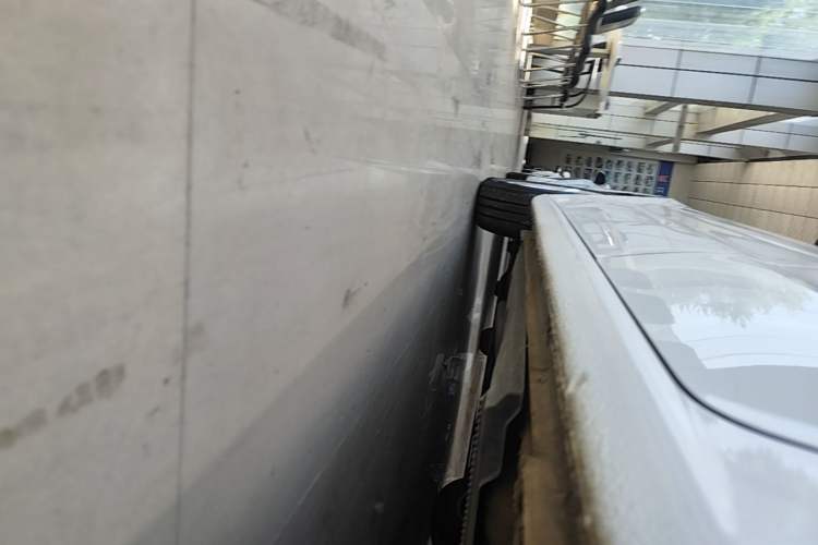 Used Volkswagen Lavida 2019 Lavida Start 1.5L Manual Fashion Edition China VI Standard Left Side Sill
