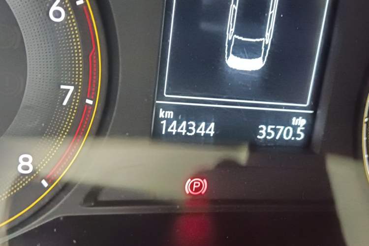 Used Volkswagen Lavida 2019 1.5L Manual Comfort Edition China VI Standard Odometer Close Up