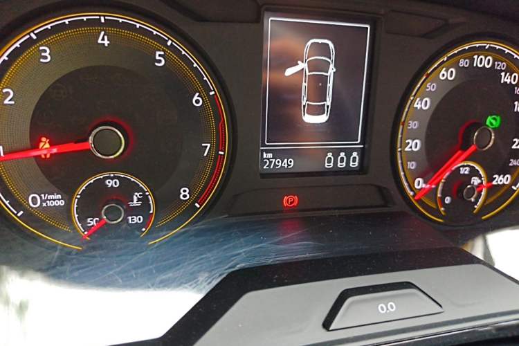 Used Volkswagen Lavida 2019 1.5L Automatic Comfort Edition China VI Standard Odometer Close Up