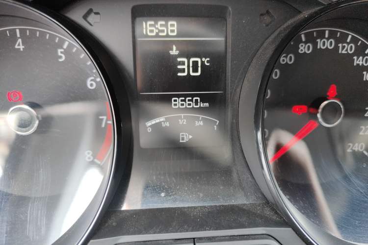 Used Volkswagen Lavida 2019 Lavida Start 1.5L Manual Fashion Edition China VI Standard Odometer Close Up