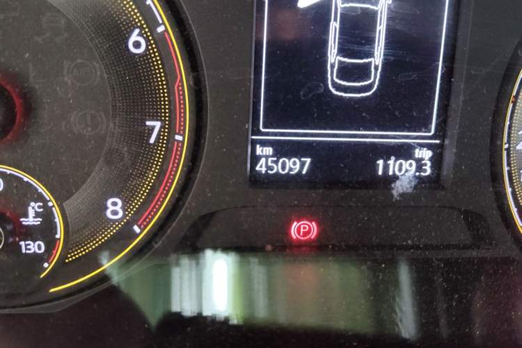 Used Volkswagen Lavida 2019 280TSI DSG Comfort Edition China VI standard Odometer Close Up