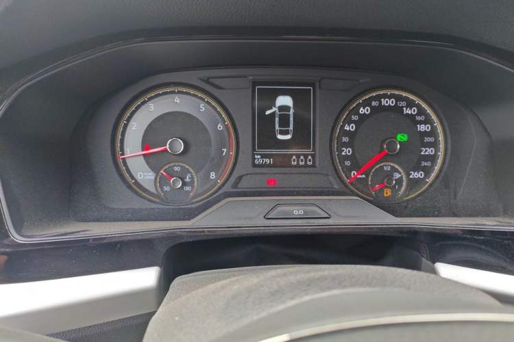 Used Volkswagen Lavida 2019 1.5L Automatic Comfort Edition China VI Standard Odometer Close Up