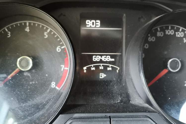 Used Volkswagen Lavida 2019 Lavida Start 1.5L Manual Fashion Edition China VI Standard Odometer Close Up