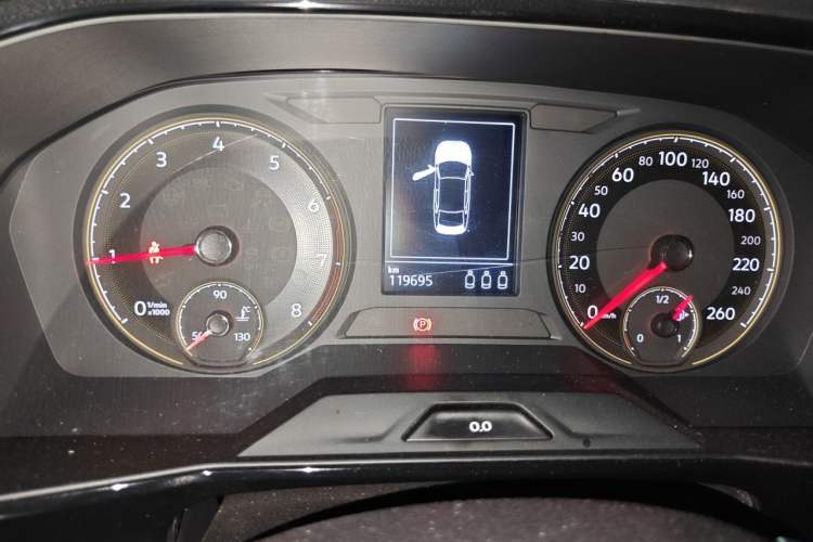 Used Volkswagen Lavida 2019 1.5L Automatic Comfort Edition China VI Standard Odometer Close Up