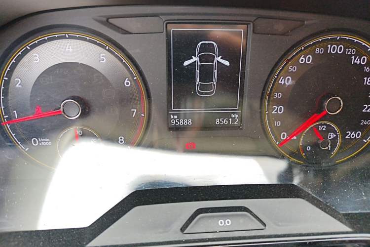 Used Volkswagen Lavida 2019 1.5L Manual Comfort Edition China VI Standard Odometer Close Up