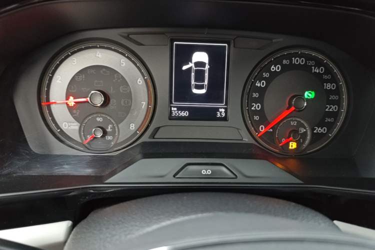 Used Volkswagen Lavida 2019 1.5L Automatic Comfort Edition China VI Standard Odometer Close Up