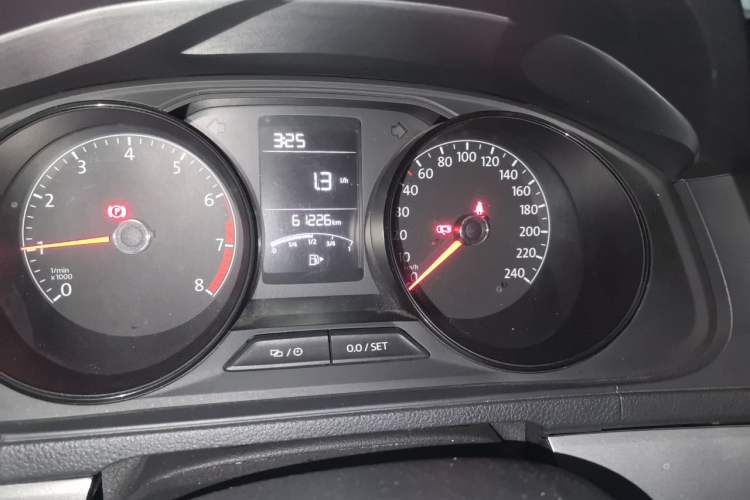 Used Volkswagen Lavida 2019 Lavida Start 1.5L Manual Fashion Edition China VI Standard Odometer Close Up