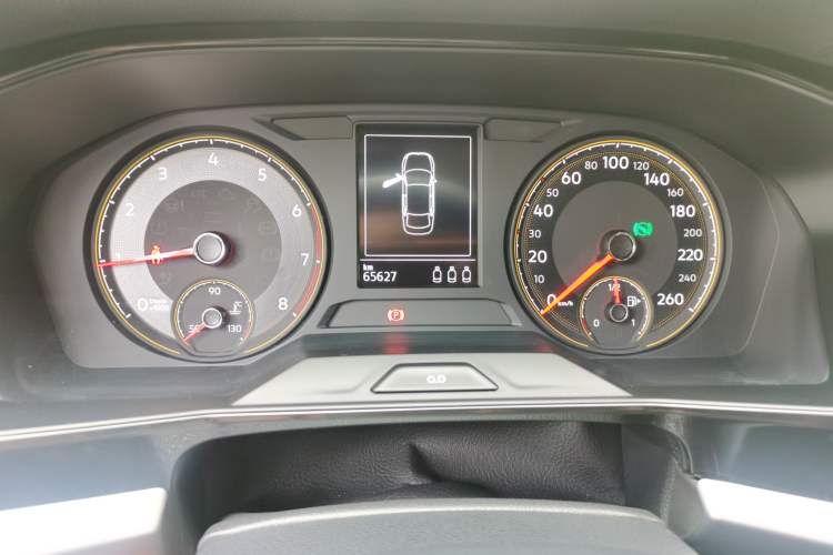 Used Volkswagen Lavida 2019 1.5L Automatic Comfort Edition China VI Standard Odometer Close Up