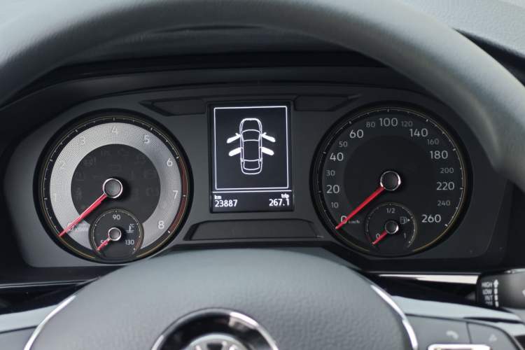 Used Volkswagen Lavida 2019 280TSI DSG Comfort Edition China VI standard Odometer Close Up