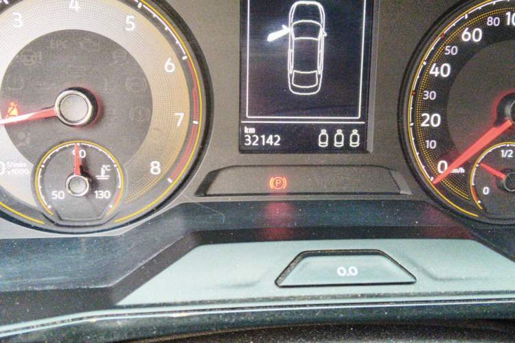 Used Volkswagen Lavida 2019 1.5L Automatic Comfort Edition China VI Standard Odometer Close Up