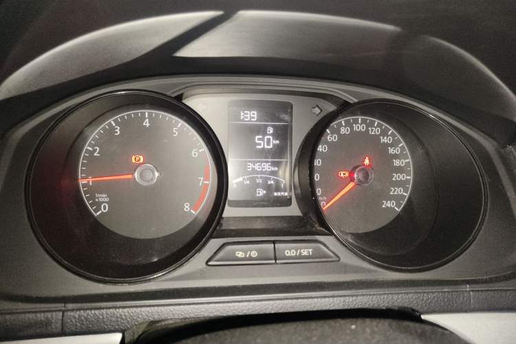 Used Volkswagen Lavida 2019 Lavida Start 1.5L Manual Fashion Edition China VI Standard Odometer Close Up