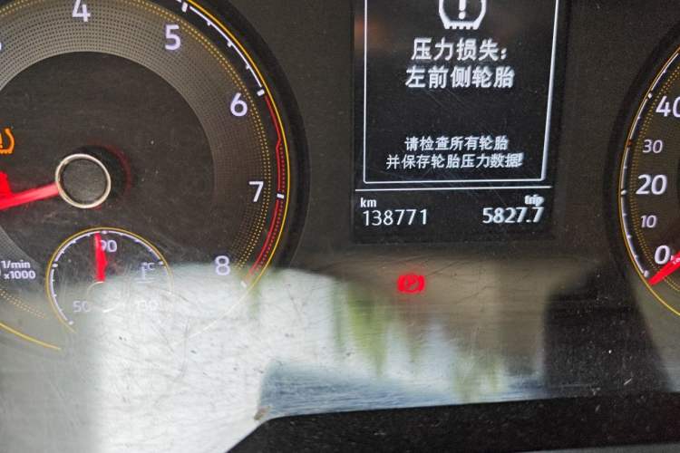 Used Volkswagen Lavida 2019 280TSI DSG Comfort Edition China VI standard Odometer Close Up