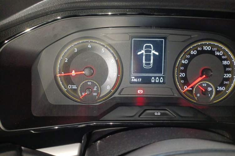 Used Volkswagen Lavida 2019 1.5L Automatic Comfort Edition China VI Standard Odometer Close Up