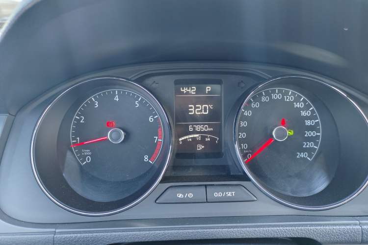 Used Volkswagen Lavida 2019 Lavida Start 1.5L Automatic Comfort Edition China VI Standard Odometer Close Up