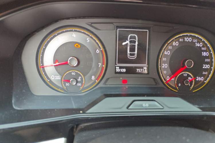 Used Volkswagen Lavida 2019 1.5L Automatic Comfort Edition China VI Standard Odometer Close Up