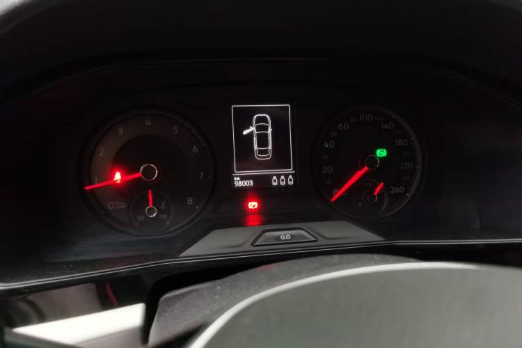 Used Volkswagen Lavida 2019 1.5L Automatic Comfort Edition China VI Standard Odometer Close Up