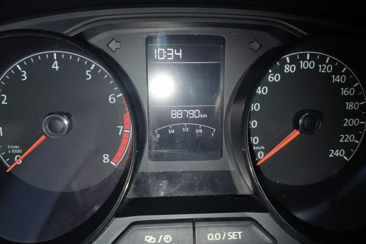 Used Volkswagen Lavida 2019 Lavida Start 1.5L Manual Fashion Edition China VI Standard Odometer Close Up
