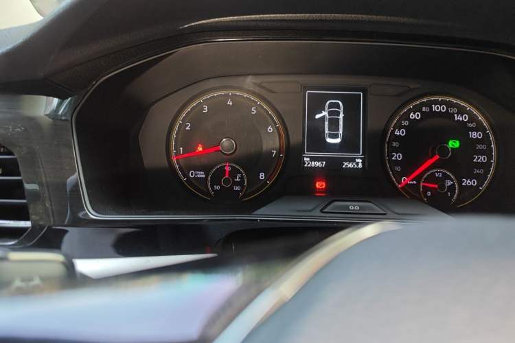 Used Volkswagen Lavida 2019 280TSI DSG Comfort Edition China VI standard Odometer Close Up