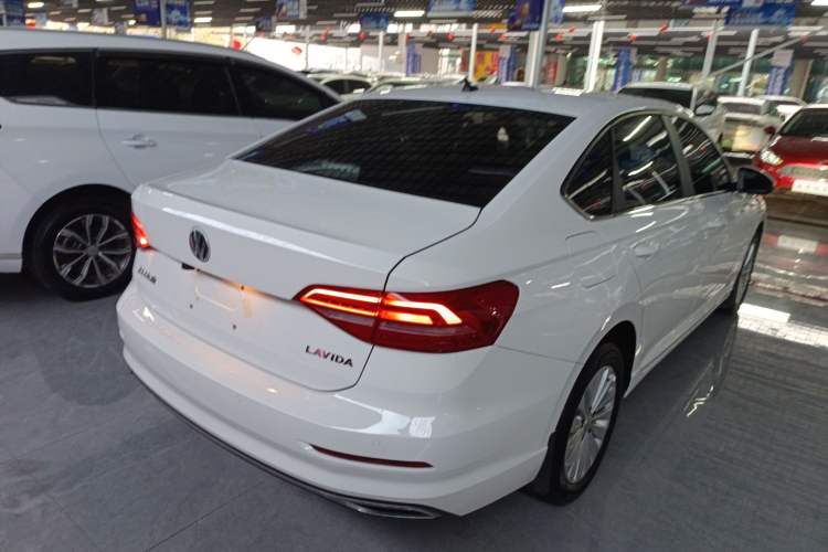 Used Volkswagen Lavida 2019 1.5L Automatic Comfort Edition China VI Standard Rear Right 45 Deg