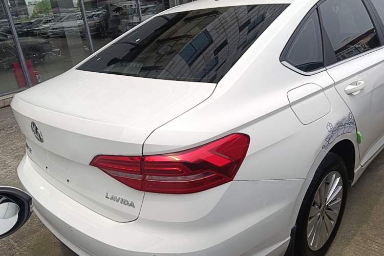 Used Volkswagen Lavida 2019 1.5L Automatic Comfort Edition China VI Standard Rear Right 45 Deg