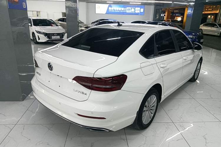Used Volkswagen Lavida 2019 1.5L Automatic Comfort Edition China VI Standard Rear Right 45 Deg