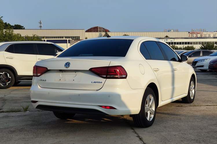 Used Volkswagen Lavida 2019 Lavida Start 1.5L Manual Fashion Edition China VI Standard Rear Right 45 Deg