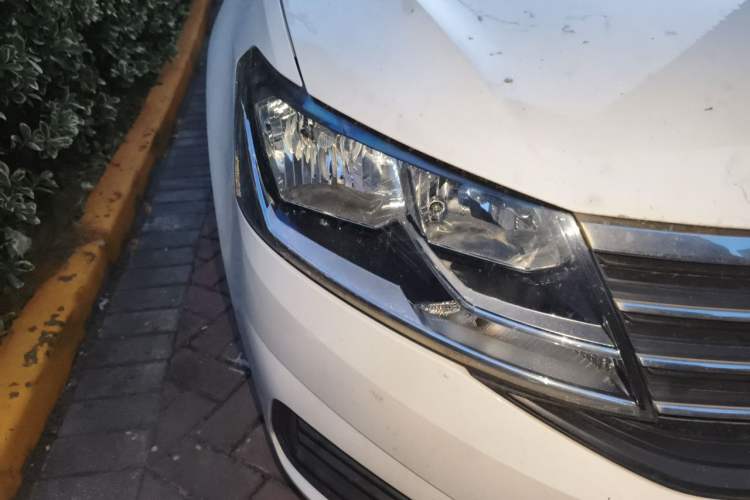 Used Volkswagen Lavida 2019 Lavida Start 1.5L Automatic Trendy Version China VI Standard Right Front Headlight