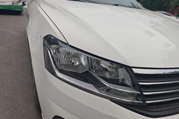 Used Volkswagen Lavida 2019 Lavida Start 1.5L Automatic Trendy Version China VI Standard Right Front Headlight