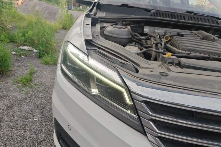 Used Volkswagen Lavida 2019 280TSI DSG Luxury Edition China VI Standard Right Front Headlight
