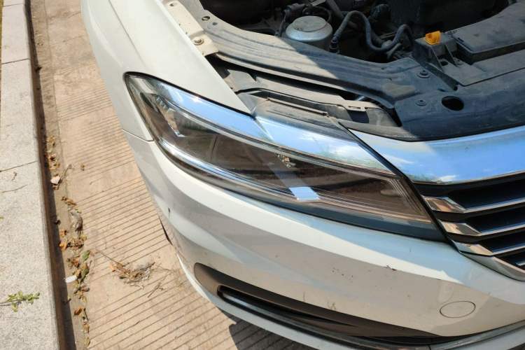 Used Volkswagen Lavida 2019 1.5L Automatic Comfort Edition China VI Standard Right Front Headlight