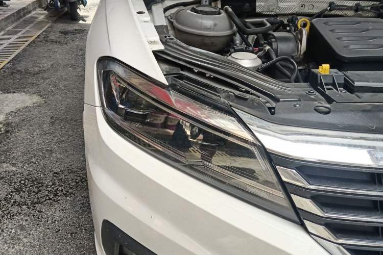 Used Volkswagen Lavida 2019 1.5L Manual Comfort Edition China VI Standard Right Front Headlight