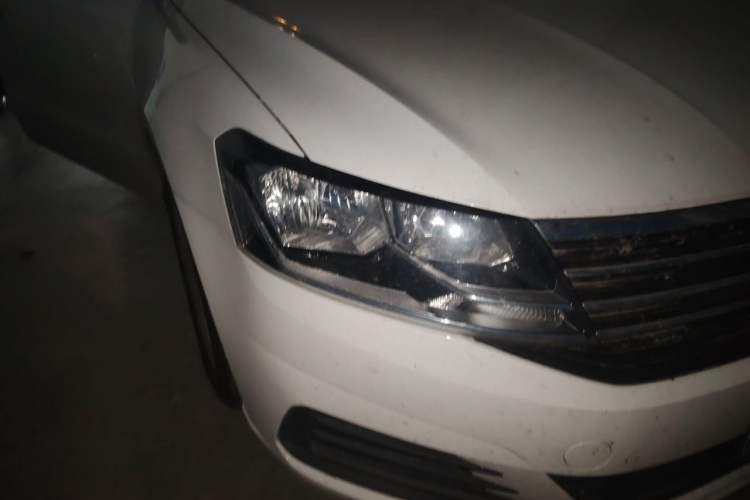 Used Volkswagen Lavida 2019 Lavida Start 1.5L Manual Fashion Edition China VI Standard Right Front Headlight