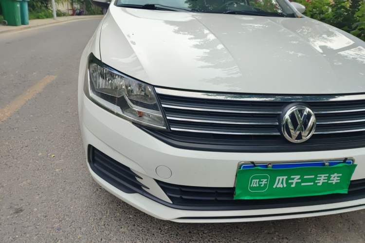 Used Volkswagen Lavida 2019 Lavida Start 1.5L Automatic Trendy Version China VI Standard Right Front Headlight