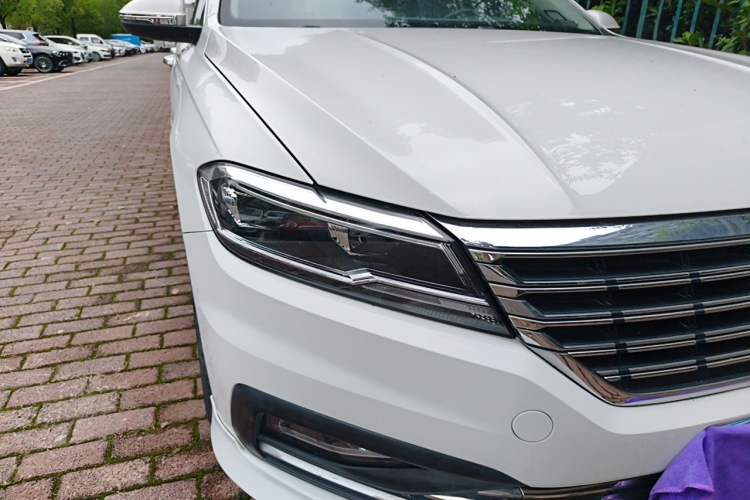 Used Volkswagen Lavida 2019 1.5L Automatic Comfort Edition China VI Standard Right Front Headlight