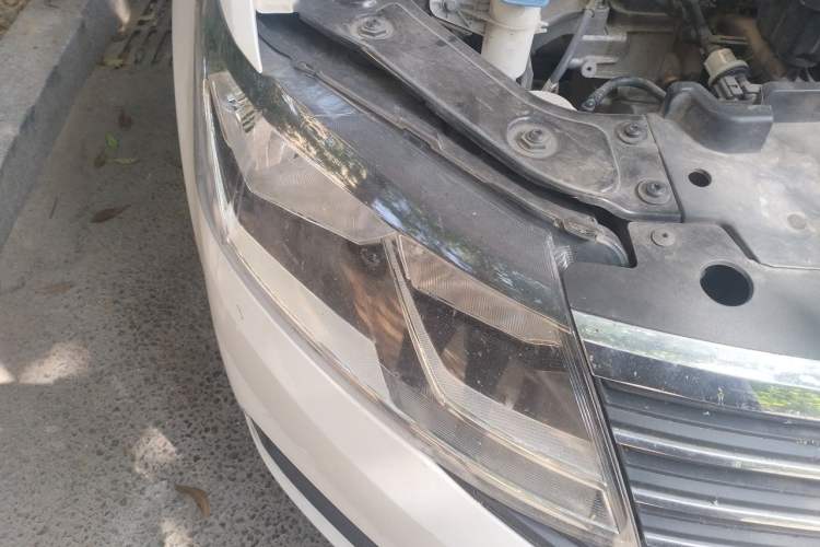 Used Volkswagen Lavida 2019 Lavida Start 1.5L Automatic Trendy Version China VI Standard Right Front Headlight