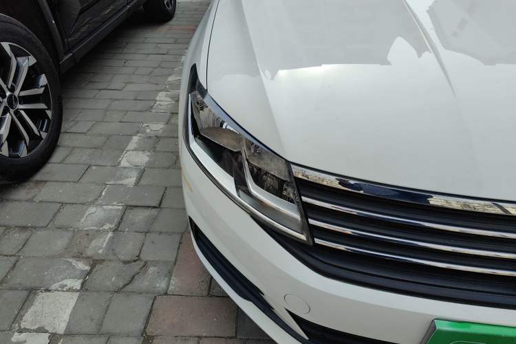 Used Volkswagen Lavida 2019 Lavida Start 1.5L Manual Fashion Edition China VI Standard Right Front Headlight