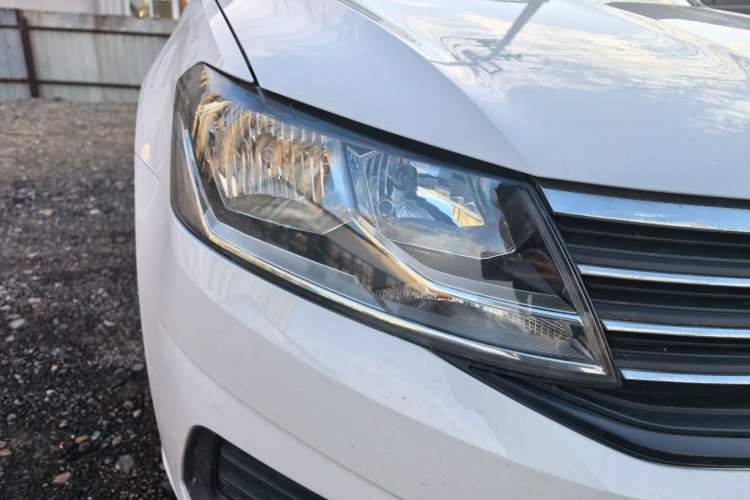 Used Volkswagen Lavida 2019 Lavida Start 1.5L Automatic Trendy Version China VI Standard Right Front Headlight