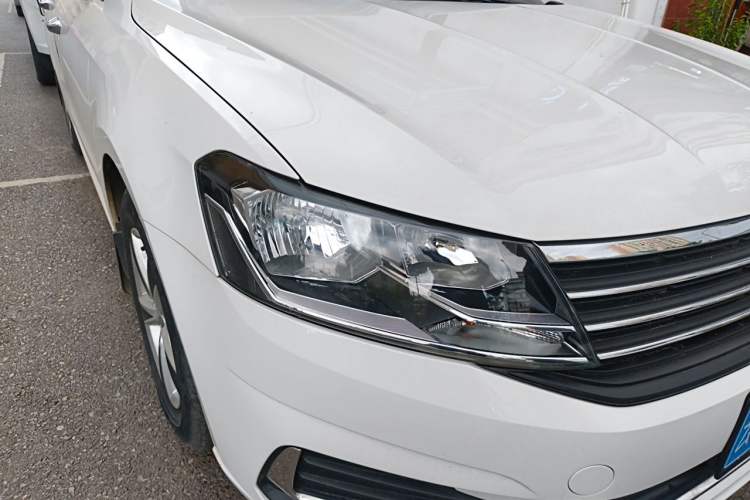 Used Volkswagen Lavida 2019 Lavida Start 1.5L Automatic Trendy Version China VI Standard Right Front Headlight