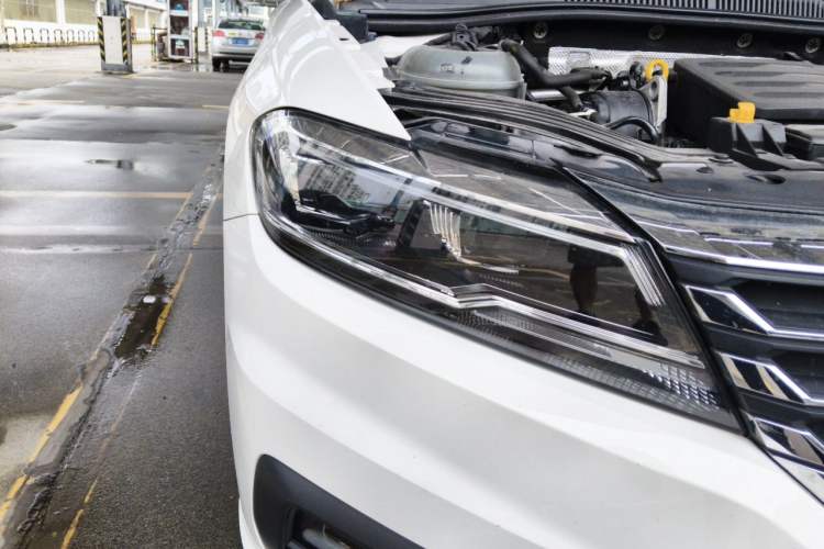 Used Volkswagen Lavida 2019 1.5L Automatic Comfort Edition China VI Standard Right Front Headlight