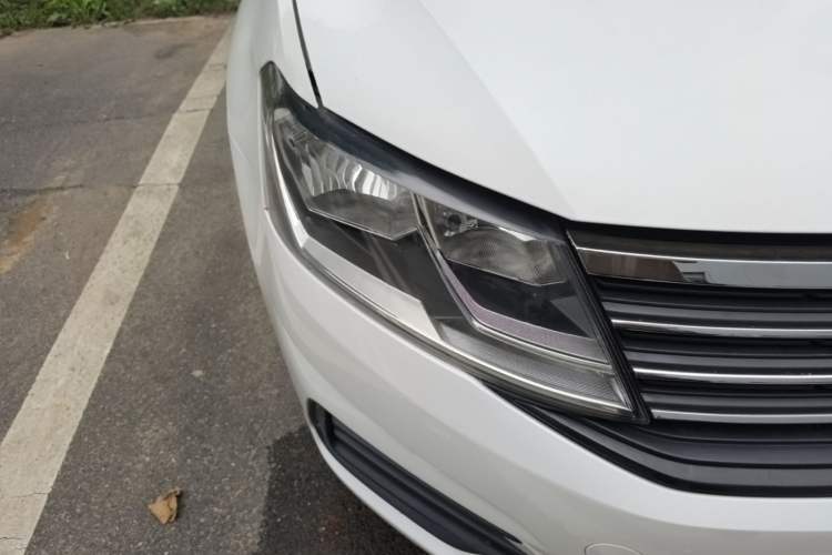 Used Volkswagen Lavida 2019 Lavida Start 1.5L Automatic Trendy Version China VI Standard Right Front Headlight