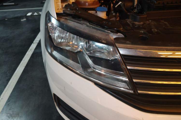 Used Volkswagen Lavida 2019 Lavida Start 1.5L Automatic Trendy Version China VI Standard Right Front Headlight