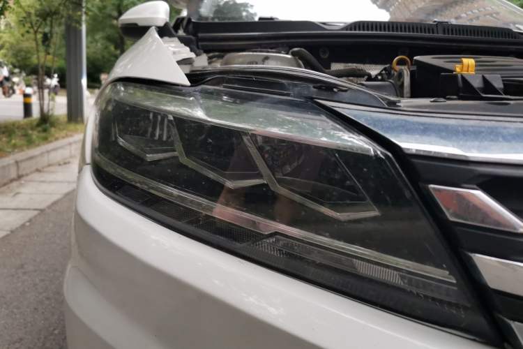 Used Volkswagen Lavida 2019 1.5L Automatic Fashion Edition China VI Right Front Headlight