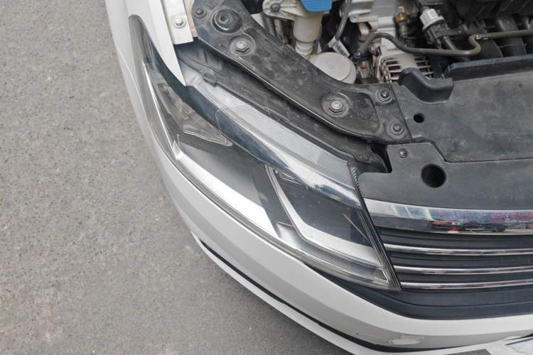 Used Volkswagen Lavida 2019 Lavida Start 1.5L Manual Fashion Edition China VI Standard Right Front Headlight