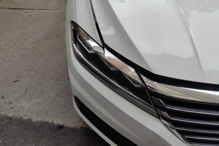 Used Volkswagen Lavida 2019 1.5L Automatic Fashion Edition China VI Right Front Headlight