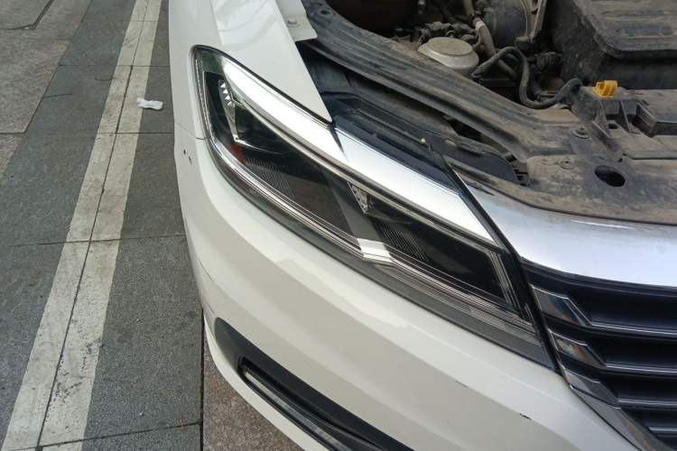 Used Volkswagen Lavida 2019 1.5L Automatic Comfort Edition China VI Standard Right Front Headlight