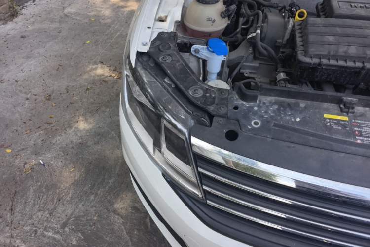 Used Volkswagen Lavida 2019 Lavida Start 1.5L Automatic Trendy Version China VI Standard Right Front Headlight