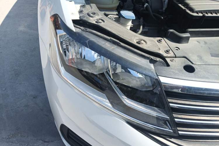 Used Volkswagen Lavida 2019 Lavida Start 1.5L Automatic Trendy Version China VI Standard Right Front Headlight